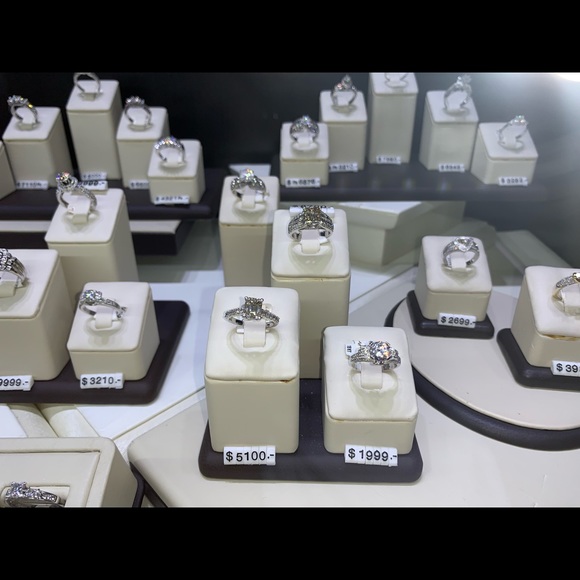 Ladies 14 karat and 18 karat Gold genuine diamonds - Picture 6 of 8